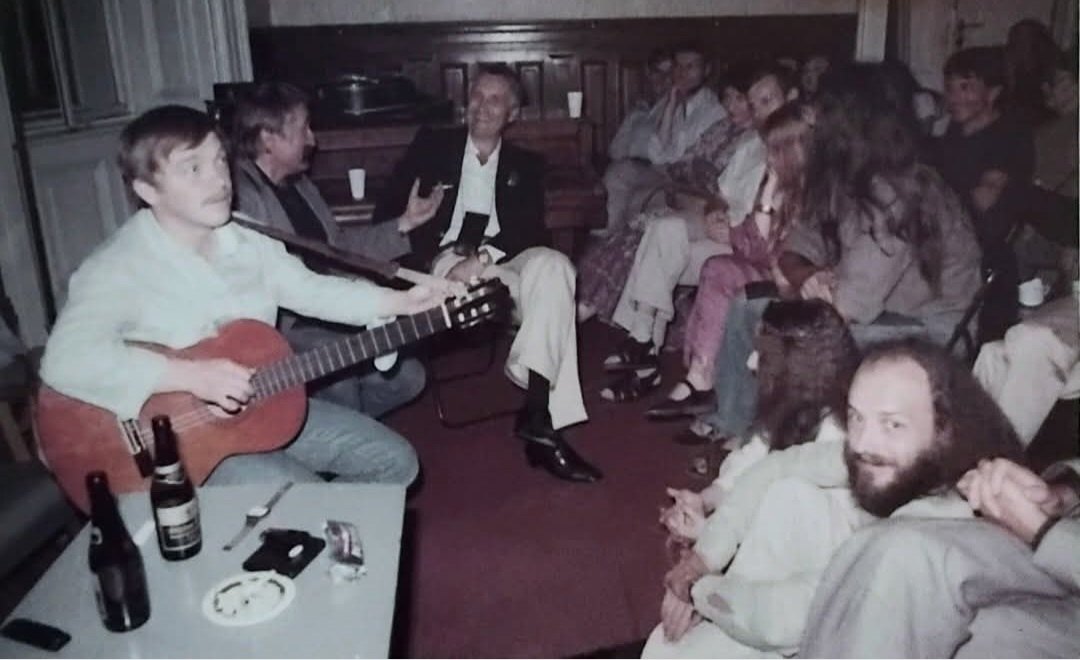 Karel Kryl s hercom Pavlom Landovským a spisovateľom Vladimírom Škutinom